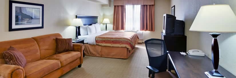 country_inn_and_suites-room-825x275
